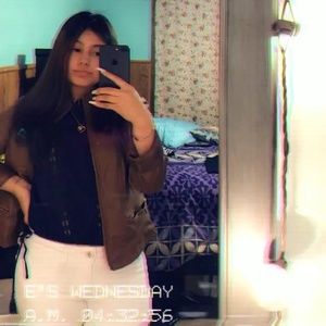 Meet your Posher, Emily